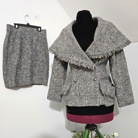 Dresses & Skirts - VINTAGE Petrovitch & Robinson Paris Wool Gray Marled Pencil Skirt Suit Set 42